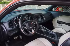 Hàng hiếm Dodge Challenger SXT rao bán hơn 2 tỷ