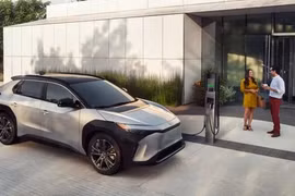 Từ 2025, Toyota và Lexus sẽ sử dụng chuẩn sạc ôtô điện của Tesla 