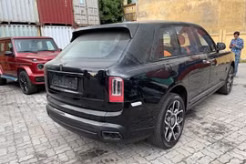 Rolls-Royce Cullinan hơn 40 tỷ bị bỏ quên tại cảng Hải Phòng