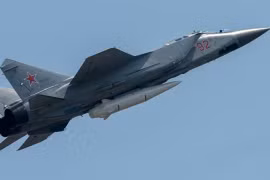 Uy lực tiêm kích “Cáo săn chồn” Mikoyan MIG-31BM của Nga khiến đối phương khiếp sợ