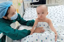 Gallery - Phẫu thuật tách cặp song sinh dính liền - image 1