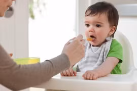 Bé 7 tháng tuổi suýt chết vì hóc xương lươn: Ăn dặm ra sao?