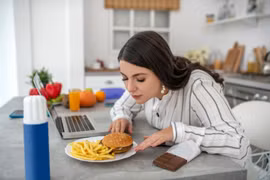 Bỏ bữa trưa sẽ gây nhiều tác hại đối với cơ thể