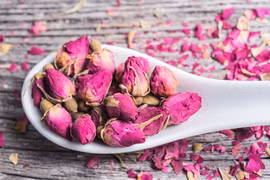 Trà hoa hồng giúp giảm đau, ngừa tiểu đường, tốt cho tim