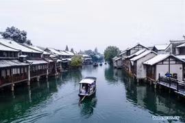 Tuyết phủ trắng xóa ngỡ như chốn tiên cảnh ở cổ trấn nghìn năm