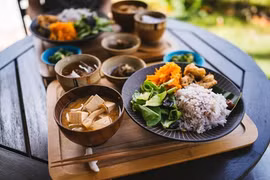 Người Nhật có tuổi thọ cao nhất thế giới dù ít tập thể dục, vì sao?