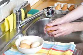 Trứng bị mốc cực kỳ hại gan, ăn nhiều chắc chắn ung thư