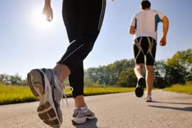 Lợi ích bất ngờ của việc đi bộ nhanh đối với sức khỏe