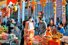 Gallery - CHI TIÊU TẾT