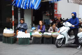 Chợ mở cửa sớm ngày mùng 2 Tết 
