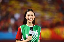 Nữ phóng viên từng gây sốt tại SEA Games 31 thử thách vai trò mới