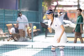 Vợ siêu mẫu của Mạc Hồng Quân say mê với pickleball