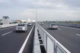 Đề xuất đường Vành đai 4 có làn trên cao