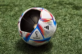 Thực hư hình ảnh quả bóng World Cup 2022 được sạc pin