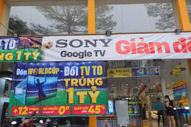 Siêu thị điện máy giảm giá hơn 70%, tặng cả tỷ đồng khi mua tivi