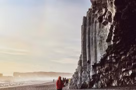 Truyền thuyết lạ những cột đá bazan vuông thành sắc cạnh ở Iceland