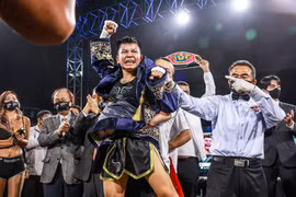Thu Nhi giành đai WBO thế giới: “Mang trái tim Việt Nam để thi đấu“