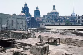 Phát hiện tác phẩm điêu khắc đại bàng của nền văn minh Aztec 