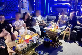 Mở quán karaoke sau 12 giờ đêm bị phạt đến 30 triệu đồng