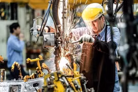 GDP 2022 Việt Nam sẽ phục hồi với tốc độ tăng trưởng 7%?