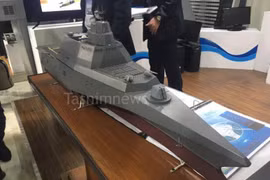 Khu trục mới của Iran ăn đứt tàu ba thân Mỹ dù thiết kế “na ná“