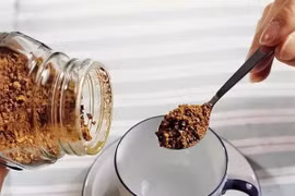 Uống cà phê hòa tan mỗi ngày, cô gái bị tiểu đường