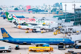 Giá vé chặng Hà Nội-TP HCM của VNA tăng 14%, VietJet tăng 25%