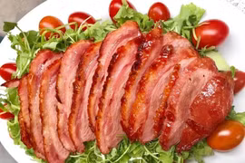 Thịt ngỗng Nga hun khói đổ bộ, nhậu Tết hàng ngoại giá siêu rẻ