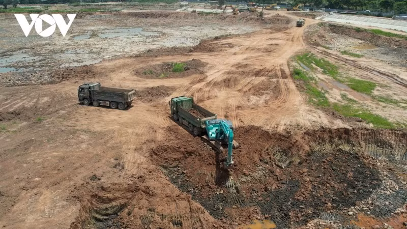 Hạng mục đào hồ điều hòa Cự Khối đang được đẩy nhanh tiến độ để bảo đảm kế hoạch hoàn thành cuối năm 2026
