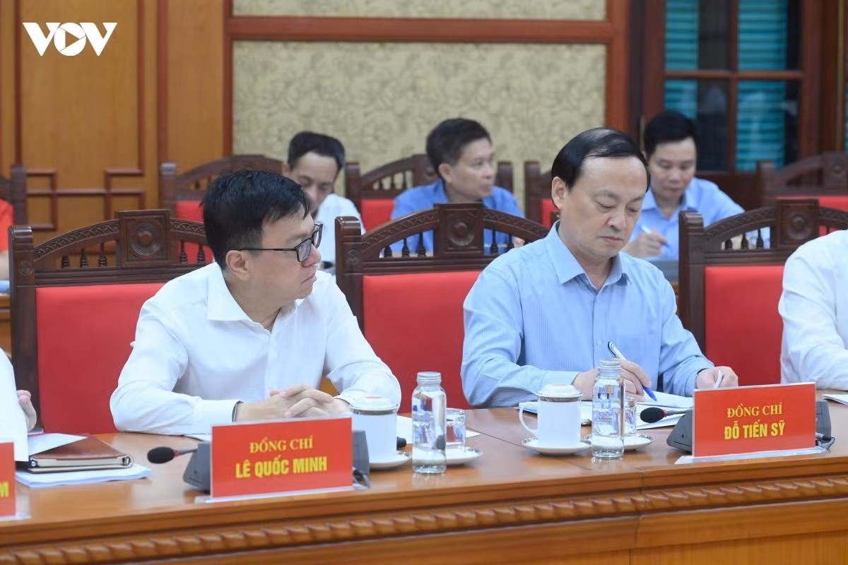 Các đại biểu tại buổi làm việc.