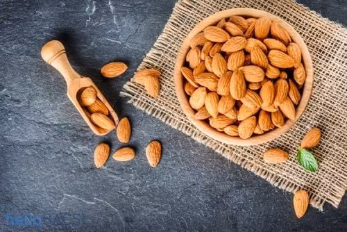 Hạnh nhân được đóng gói với nhiều vitamin và chất khoáng cần thiết cho sự phát triển chiều cao. Ảnh minh họa/Nguồn internet