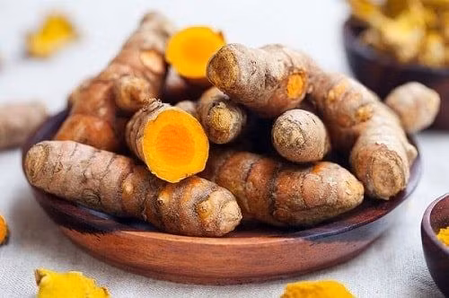 Nghệ có thể giúp giảm tần suất và mức độ nghiêm trọng của các cơn bốc hỏa, hỗ trợ sức khỏe tim mạch, có lợi cho tuổi mãn kinh. Ảnh minh họa/Internet