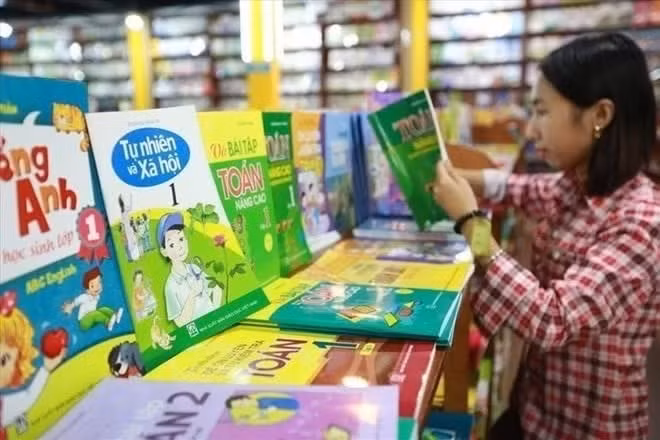 Bộ GD&amp;ĐT được giao soạn thảo nghị định về miễn phí sách giáo khoa. Ảnh minh họa/Nguồn congluan.vn