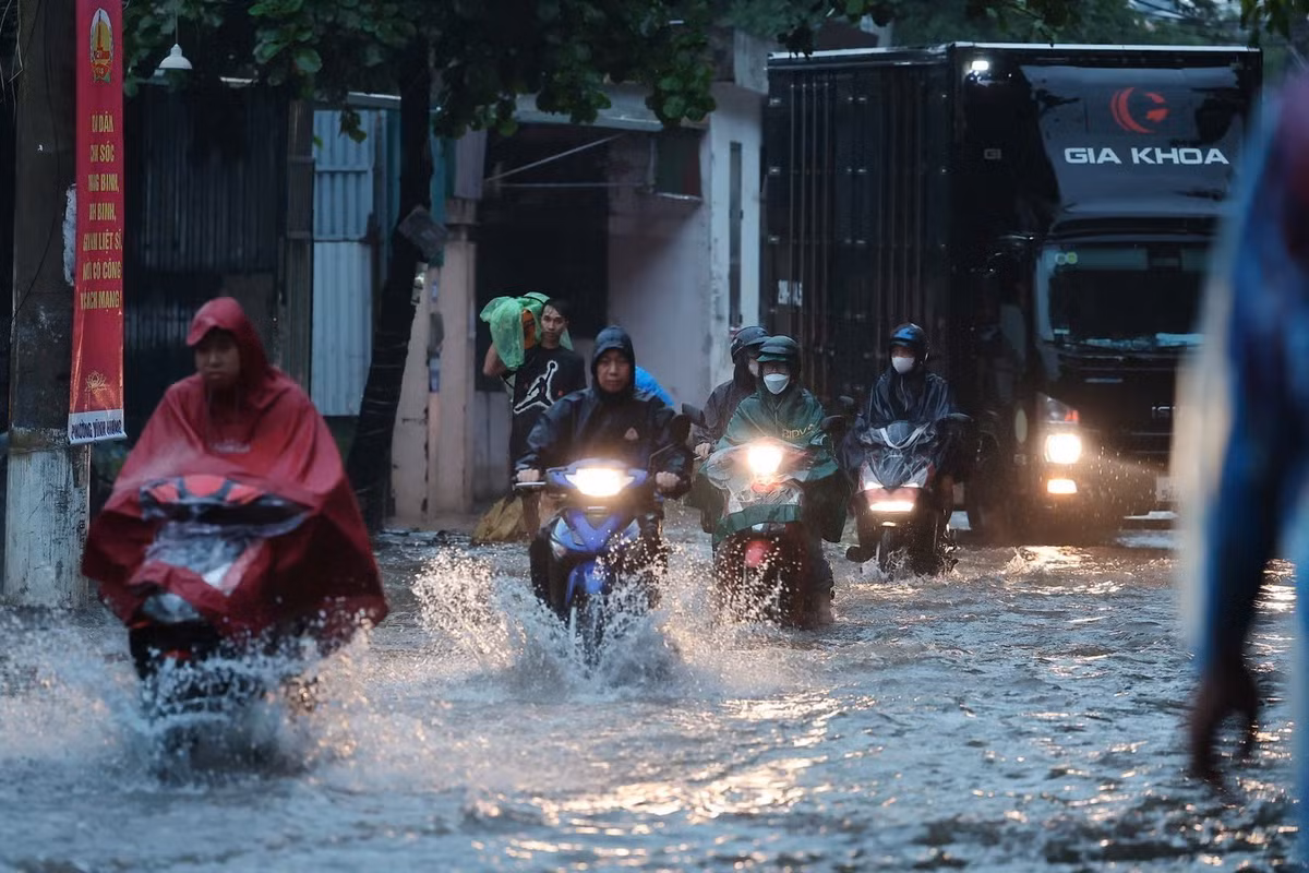 Nhiều khu vực ở Bắc Bộ và Bắc Trung Bộ tiếp tục có mưa lớn, cục bộ mưa rất to.