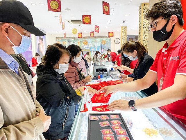 Giá vàng hôm nay 24/4: Vào kỳ giảm giá Gia vang hom nay 24/4: Vao ky giam gia