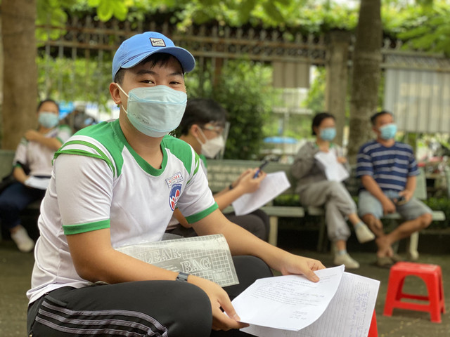 Đang tiêm vắc xin COVID-19 cho 1.200 học sinh huyện Củ Chi - Hình 3 Dang tiem vac xin COVID-19 cho 1.200 hoc sinh huyen Cu Chi-Hinh-3