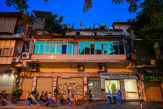 Nguy cơ bùng dịch tại Hà Nội khi liên tiếp phát hiện ca cộng đồng - Hình 2 Nguy co bung dich tai Ha Noi khi lien tiep phat hien ca cong dong-Hinh-2