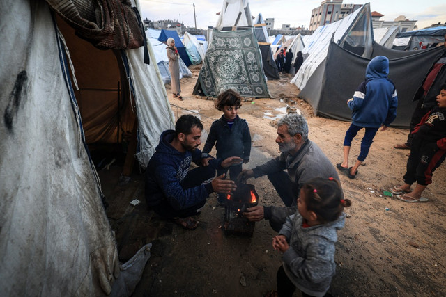 Cuộc sống khốn khổ của người dân ở Gaza giữa mưa lạnh - Hình 9 Cuoc song khon kho cua nguoi dan o Gaza giua mua lanh-Hinh-9