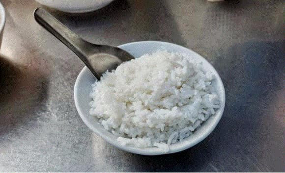 Khi giảm cân, ăn cơm hay bánh mì hấp sẽ tốt hơn? - Hình 3 Khi giam can, an com hay banh mi hap se tot hon?-Hinh-3