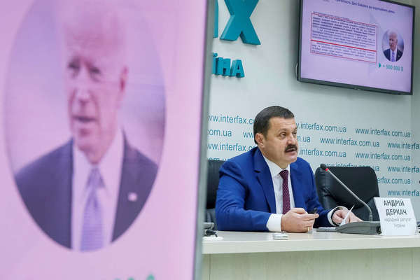 Mỹ điều tra nghi vấn Ukraina can thiệp bầu cử tổng thống 2020 - Hình 2 My dieu tra nghi van Ukraina can thiep bau cu tong thong 2020-Hinh-2