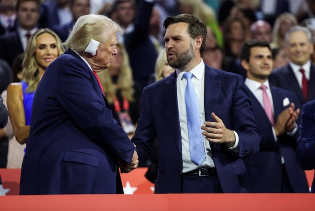 Hình ảnh ông Trump tại đại hội của Đảng Cộng hòa Hinh anh ong Trump tai dai hoi cua Dang Cong hoa