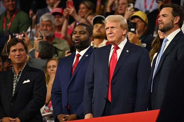 Hình ảnh ông Trump tại đại hội của Đảng Cộng hòa - Hình 2 Hinh anh ong Trump tai dai hoi cua Dang Cong hoa-Hinh-2