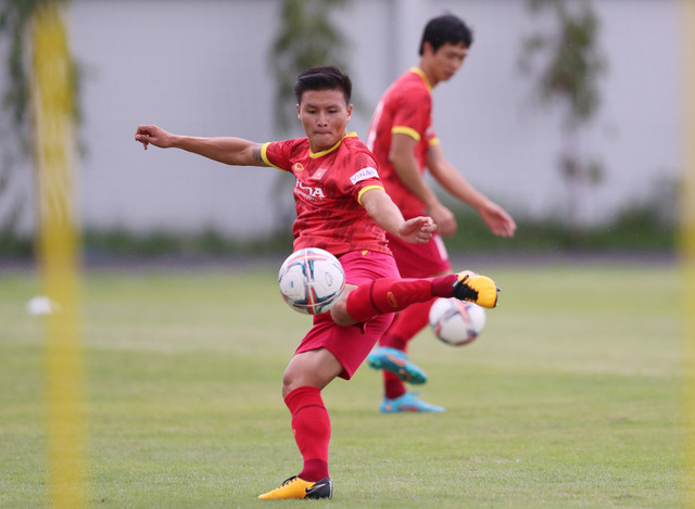 Quang Hải sẽ làm việc với Pau FC để được đá AFF Cup 2022 - Hình 2 Quang Hai se lam viec voi Pau FC de duoc da AFF Cup 2022-Hinh-2