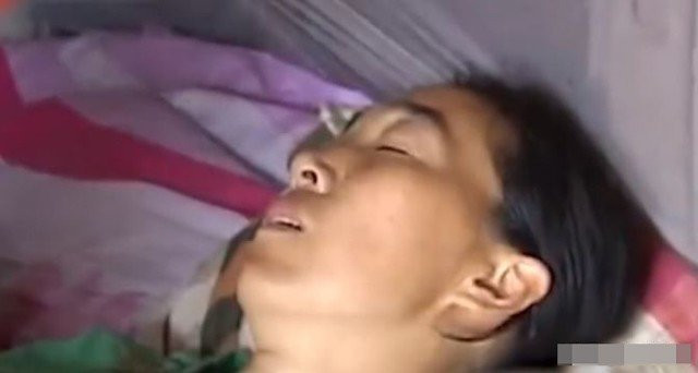 Người phụ nữ liệt 16 năm bất ngờ tự đi được, sự thật sốc - Hình 2 Nguoi phu nu liet 16 nam bat ngo tu di duoc, su that soc-Hinh-2