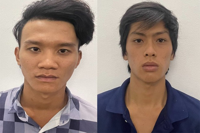 Vụ vác dao chém cửa nhà dân: Công an tạm giữ 2 nghi can Vu vac dao chem cua nha dan: Cong an tam giu 2 nghi can