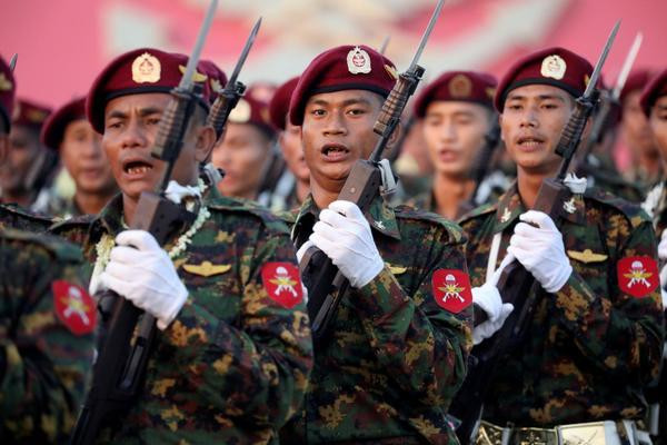 Quân đội Myanmar bị Facebook "cấm cửa" Quan doi Myanmar bi Facebook