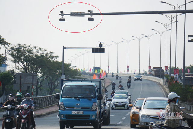 Video: Camera giao thông giúp CSGT không phải đứng đường - Hình 2 Video: Camera giao thong giup CSGT khong phai dung duong-Hinh-2