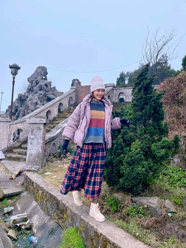 Hồng Diễm lầy lội ở hậu trường phim Hướng dương ngược nắng - Hình 4 Hong Diem lay loi o hau truong phim Huong duong nguoc nang-Hinh-4