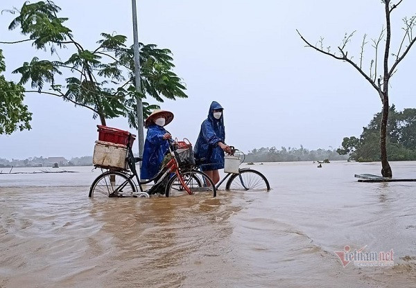 Dự báo thời tiết ngày 4/4: Miền Trung mưa giông, gió giật mạnh Du bao thoi tiet ngay 4/4: Mien Trung mua giong, gio giat manh
