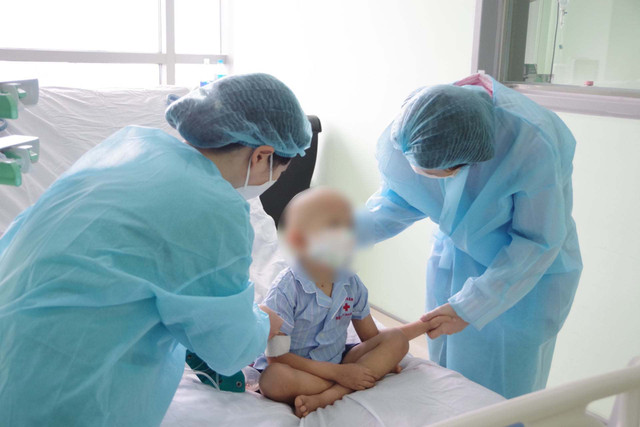 Ghép gan thành công cho bé 5 tuổi bị ung thư nguy kịch Ghep gan thanh cong cho be 5 tuoi bi ung thu nguy kich